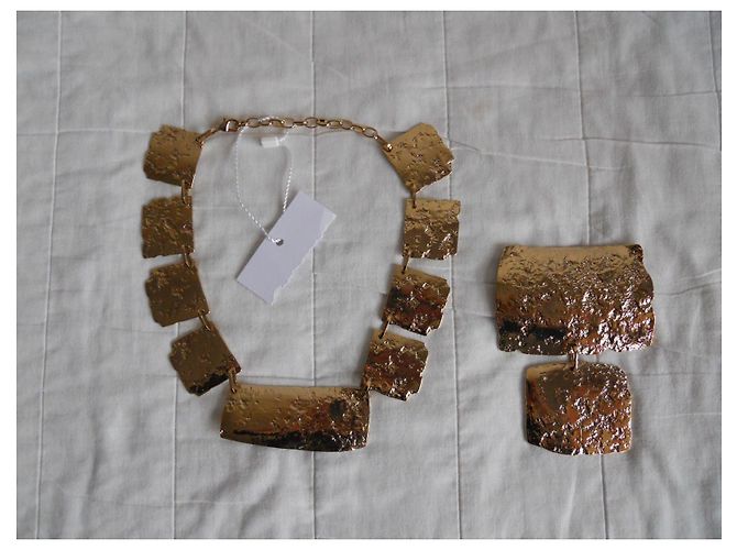 MAX MARA necklace  in hammered metal. - view 3
