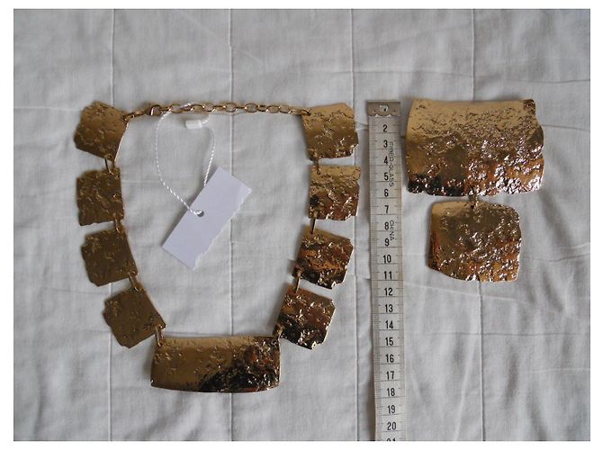 MAX MARA necklace  in hammered metal. - view 4