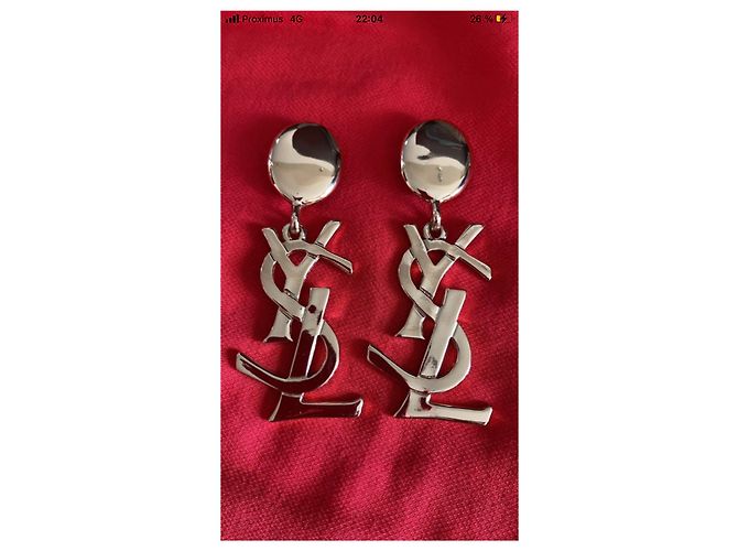 Orecchini Yves Saint Laurent Gold hardware - vista 3