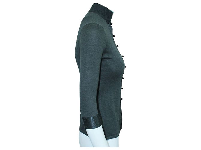 Shanghai Tang Dunkelgraue Strickjacke mit Cheongsam-Kragen - Ansicht 3