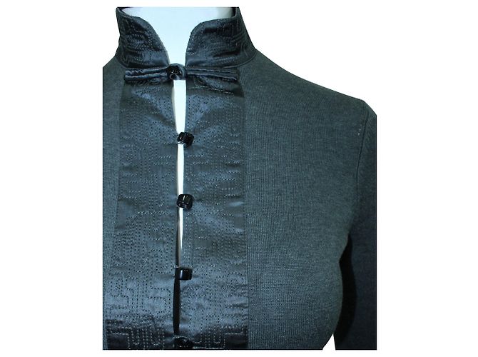 Shanghai Tang Dunkelgraue Strickjacke mit Cheongsam-Kragen - Ansicht 4