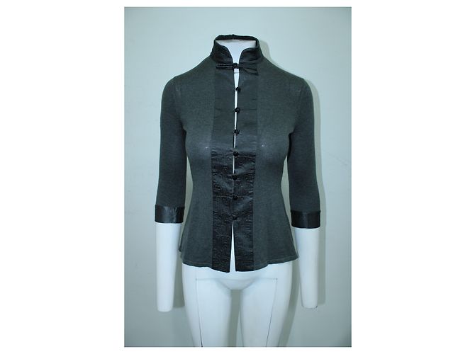 Shanghai Tang Dunkelgraue Strickjacke mit Cheongsam-Kragen - Ansicht 6