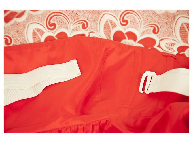 Tibi 100% Silk Red & White Floral trägerloses Minikleid Größe 2 Rot - Ansicht 5