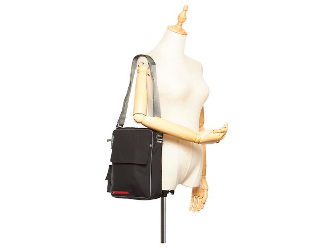 Borsa a tracolla Prada in tessuto sportivo nero - vista 11