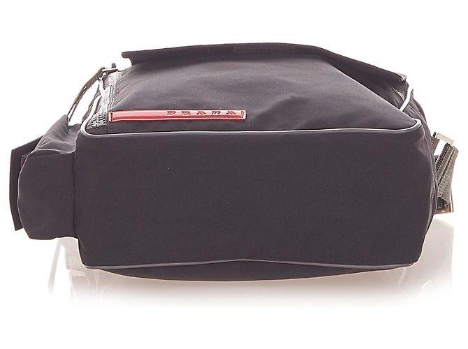 Borsa a tracolla Prada in tessuto sportivo nero - vista 4
