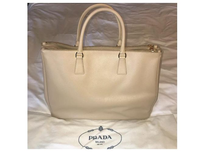 Tote Bag Prada Saffiano Lux in "Sabbia" Beige - vista 2