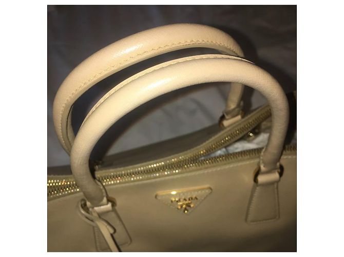 Tote Bag Prada Saffiano Lux in "Sabbia" Beige - vista 4