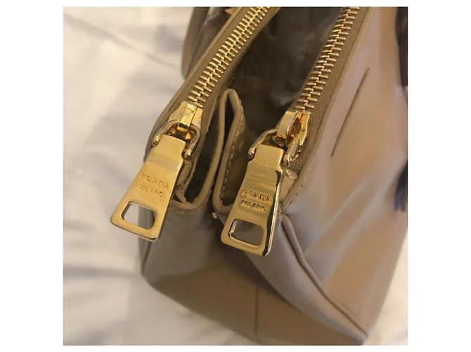 Tote Bag Prada Saffiano Lux in "Sabbia" Beige - vista 5
