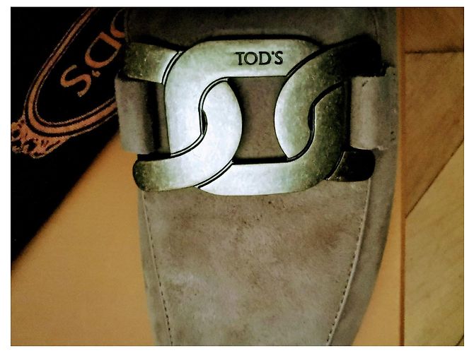 Mocassini Tod's Kate in camoscio beige - vista 3
