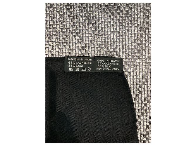 Modelo de xale Hermès na terra das especiarias Preto Multicor - vista 4