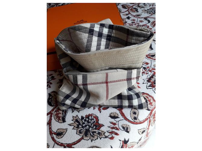 Cappello Burberry reversibile - vista 4