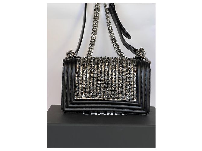 Boy Limited Edition Chanel bambino piccolo perla e cristalli impreziositi Nero - vista 2