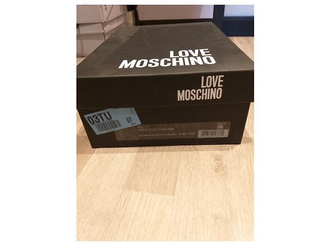 Sneakers Love Moschino in nylon nero e oro - vista 2
