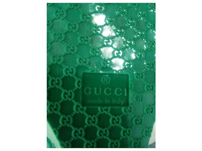 Sandali con tacco Gucci in gomma verde - vista 2