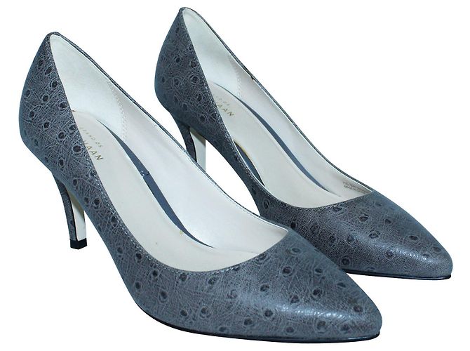 Cole Haan Graue, spitze Absätze mit Straußenimitat - Ansicht 2