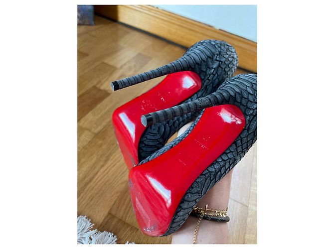 Christian Louboutin So Kate Watersnake nabuk geometrico chiaro nero 120 MM Grigio antracite - vista 3
