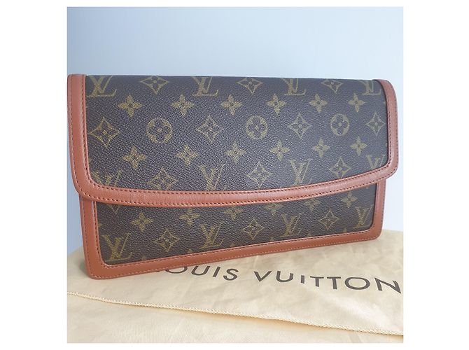 Clutch Louis Vuitton Marrone - vista 12