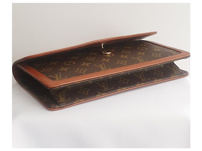 Clutch Louis Vuitton Marrone - vista 4