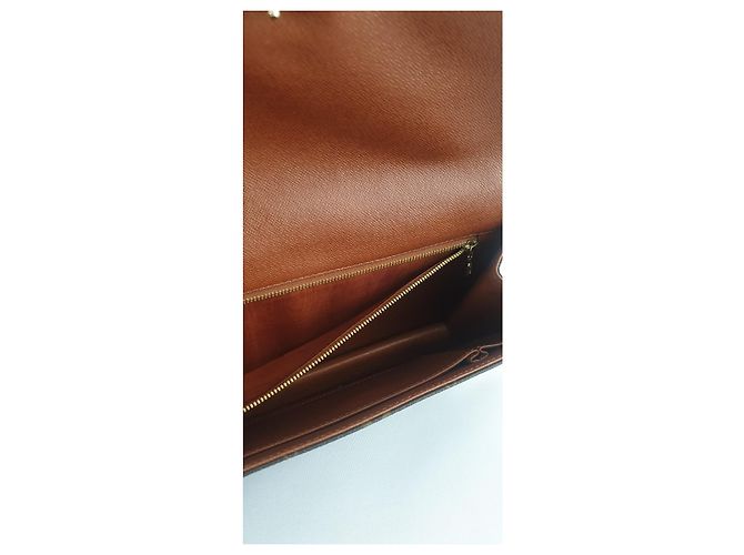 Clutch Louis Vuitton Marrone - vista 7