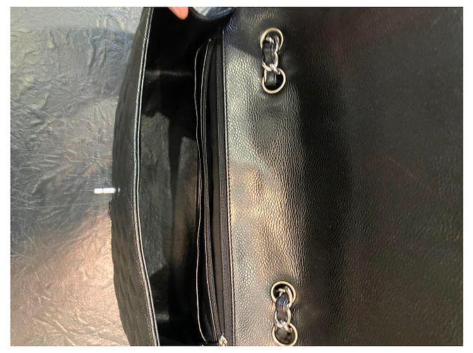 Timeless Bolsa Chanel Preto Acolchoado de Couro Caviar Clássico Jumbo com Aba Única - vista 11