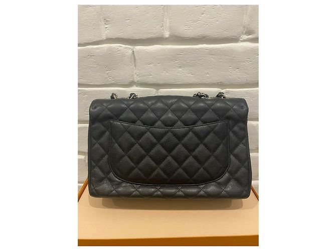 Timeless Bolsa Chanel Preto Acolchoado de Couro Caviar Clássico Jumbo com Aba Única - vista 5
