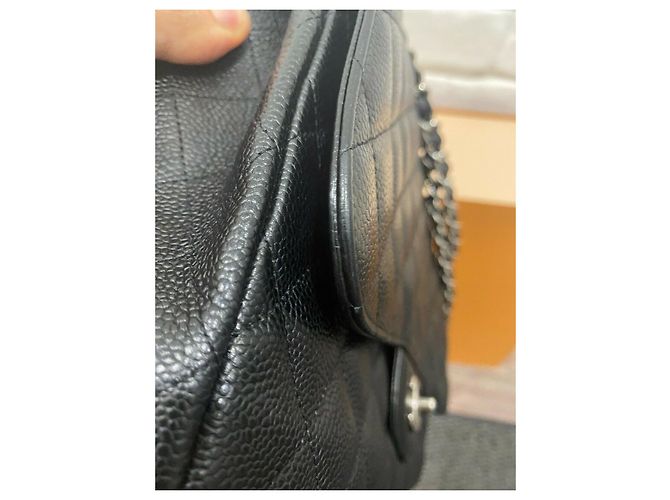 Timeless Bolsa Chanel Preto Acolchoado de Couro Caviar Clássico Jumbo com Aba Única - vista 6