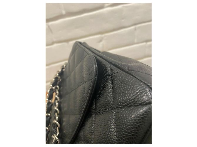 Timeless Bolsa Chanel Preto Acolchoado de Couro Caviar Clássico Jumbo com Aba Única - vista 7