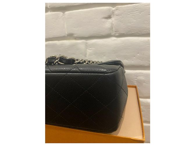 Timeless Bolsa Chanel Preto Acolchoado de Couro Caviar Clássico Jumbo com Aba Única - vista 8
