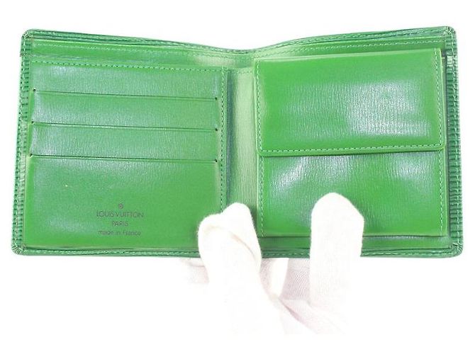 Louis Vuitton Portafoglio a libro da uomo in pelle Epi Borneo verde Slender Multiple - vista 10