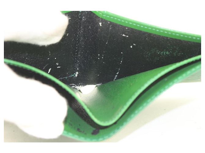 Louis Vuitton Portafoglio a libro da uomo in pelle Epi Borneo verde Slender Multiple - vista 3