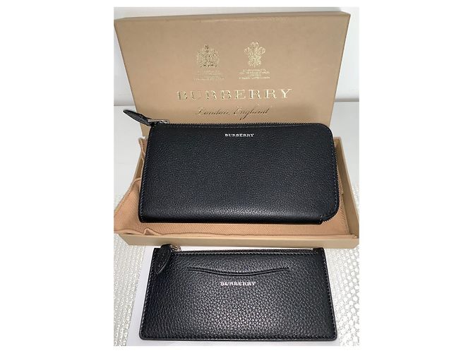 Carteira Burberry em couro preto texturizado - vista 3