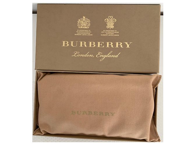 Carteira Burberry em couro preto texturizado - vista 5