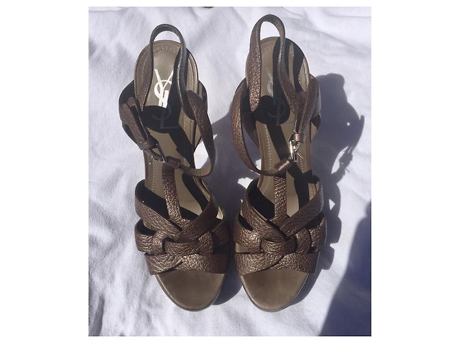 Yves Saint Laurent Sandali YSL Tribute in pelle martellata bronzo - vista 2