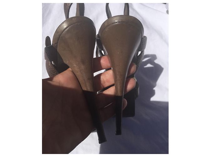 Yves Saint Laurent Sandali YSL Tribute in pelle martellata bronzo - vista 4