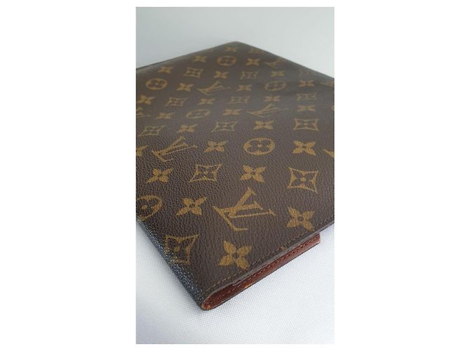 Louis Vuitton Bolsillo con solapa Castaño - vista 8