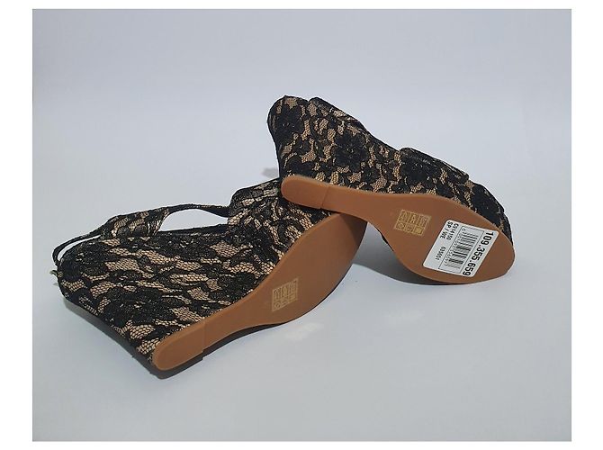 Sandali con plateau in pizzo Jeffrey Campbell Nero Beige - vista 4