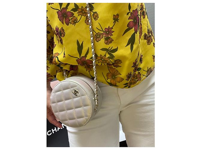 Chanel Tasche mit Kette - Ansicht 16