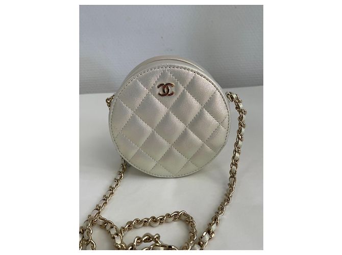 Chanel Tasche mit Kette - Ansicht 5