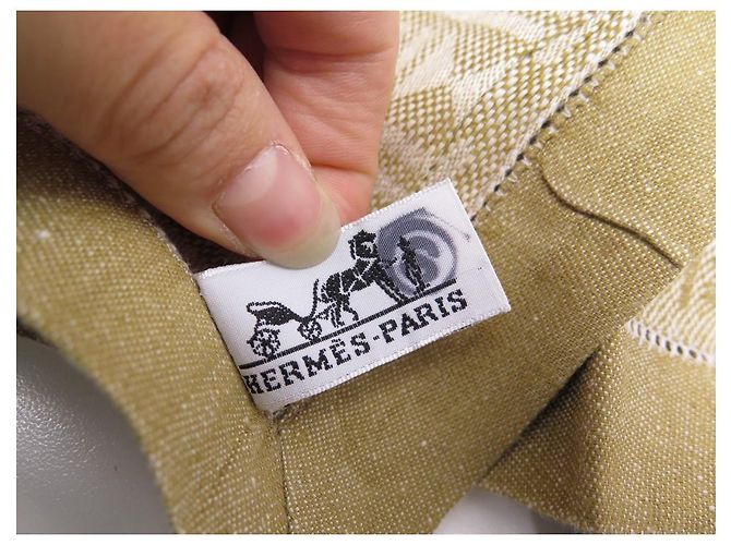 Hermès LOT HERMES 4 SERVIETTES DE TABLE MOTIFS GEOMETRIQUES EN  LIN CAMEL LINEN NAPKINS - vue 4