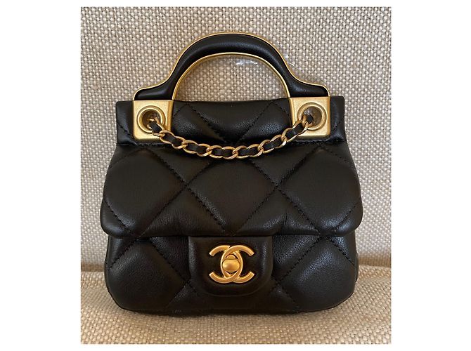 Chanel Kartenetui aus schwarzem Kalbsleder mit Goldkette - Ansicht 9