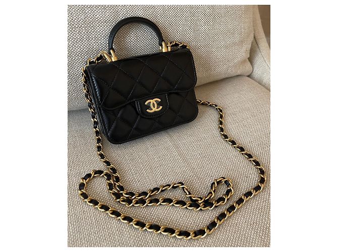 Chanel Portamonete con patta in pelle di agnello nera Runway con catena Nero - vista 6
