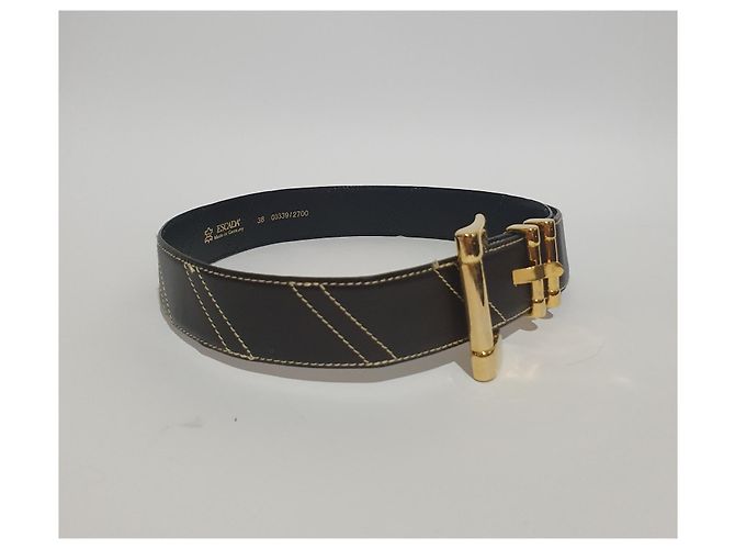 Cinto Escada de couro marrom com fivela dourada 85 cm Dourado - vista 2