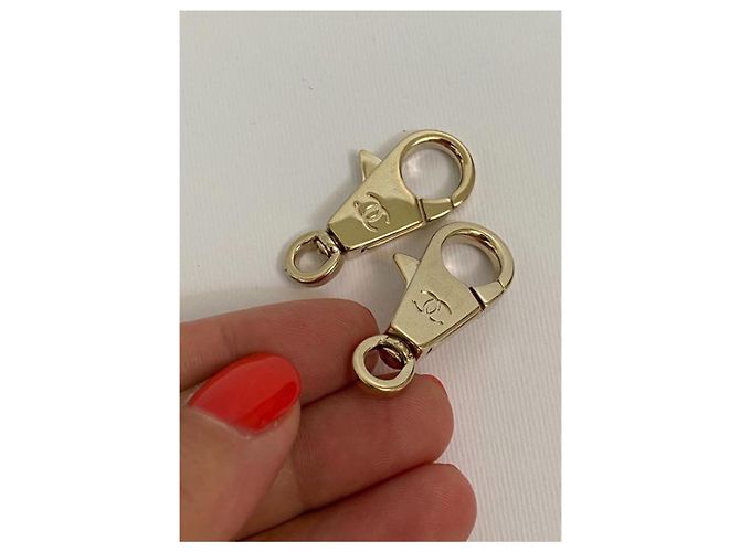 2 ganci moschettoni charm Chanel gold D'oro - vista 2