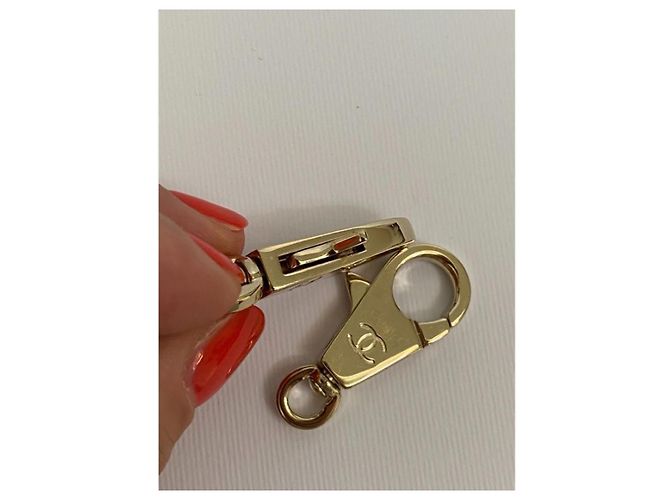 2 ganci moschettoni charm Chanel gold D'oro - vista 3
