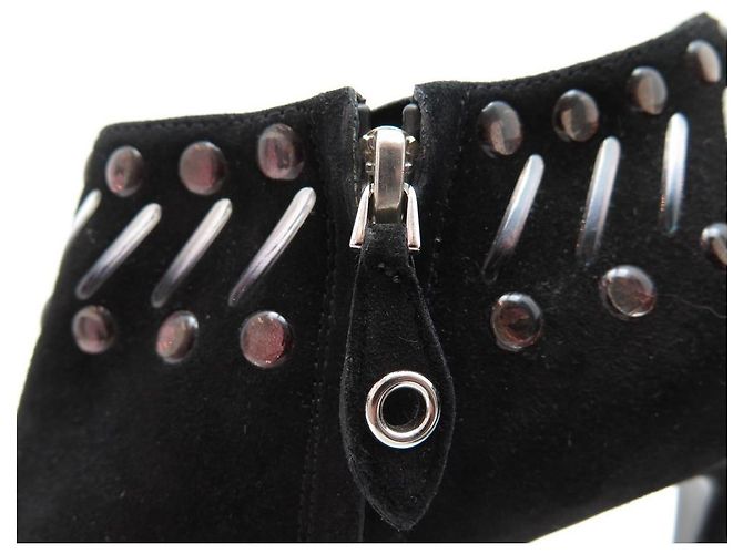 SCARPE BASSE LOUIS VUITTON SPIKES 37.5 Stivaletti in camoscio nero - vista 8