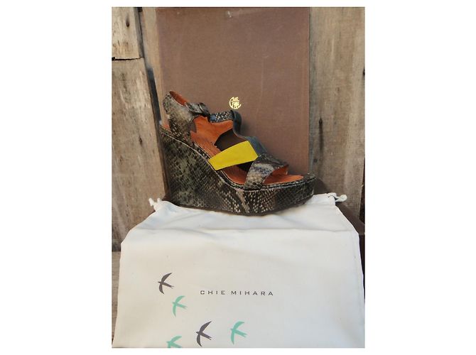 Sandali con zeppa Chie Mihara p 40 Nuova Condizione Grigio Giallo - vista 3