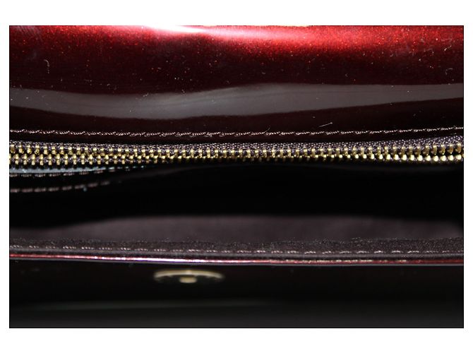 Louis Vuitton Clutch de charol Sobe burdeos Roja - vista 12
