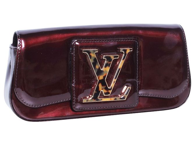 Louis Vuitton Clutch de charol Sobe burdeos Roja - vista 2