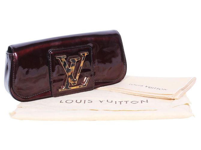 Louis Vuitton Clutch de charol Sobe burdeos Roja - vista 8