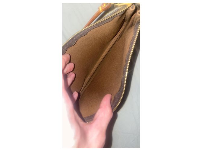 Pochette Louis Vuitton Marrone in Tela - vista 3